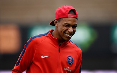 MK体育热评-凯恩带球突破连过三人